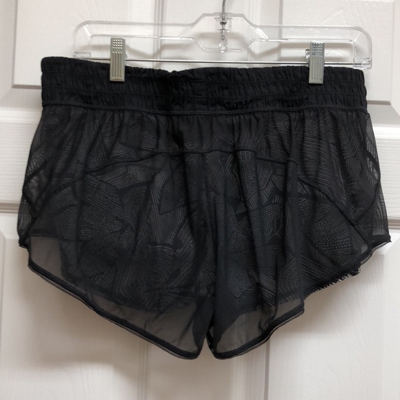 LIKE NEW! Lululemon City Sky Run By Short - Picture 10 of 15